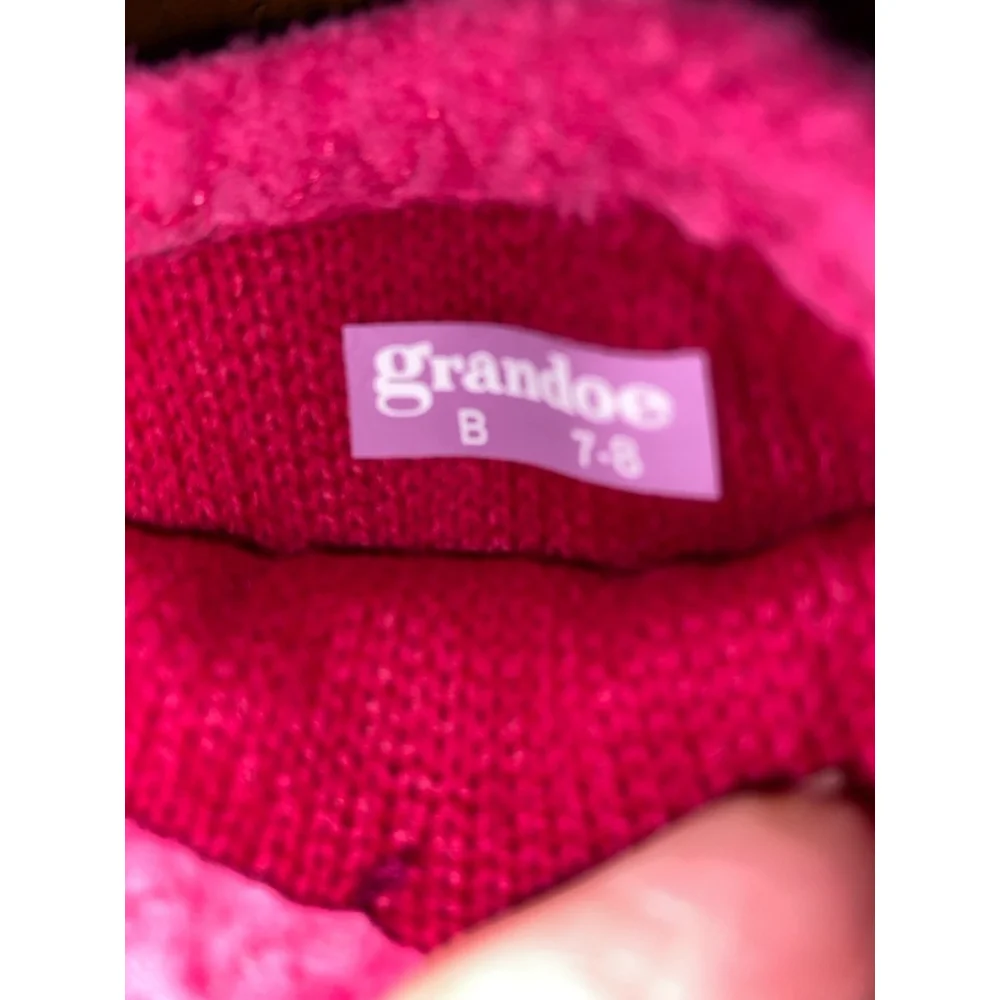 NWT women’s Grandoe Pink Gloves Size 7-8 - Picture 3 of 4